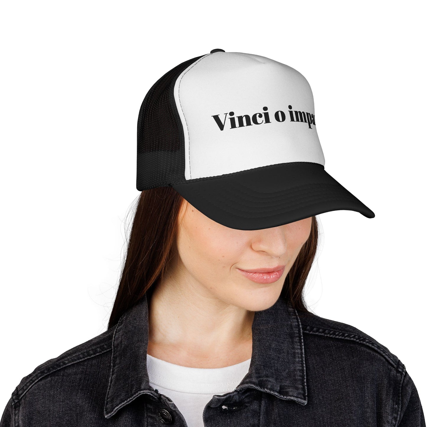 Trucker Cap with Italian Text "Vinci o impara"